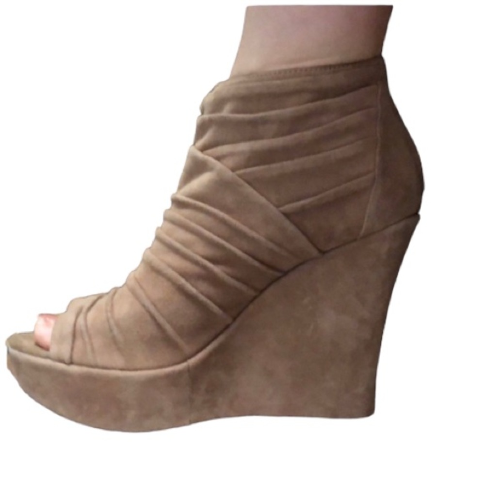Steve Madden  size 10 tan suede open toe platform booties with side zip